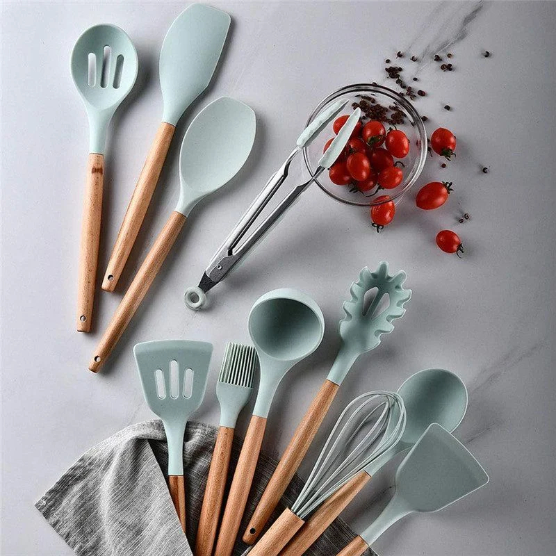 Set de 12 Utensilios de Silicona con Mango de Madera